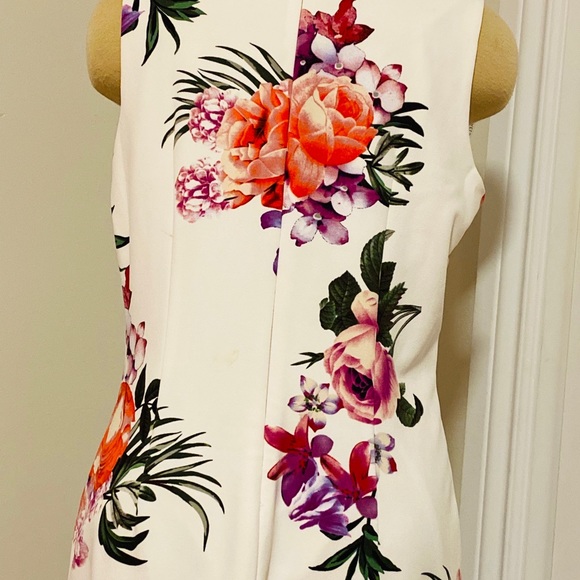 Stunning Floral Midi EUC - Picture 3 of 7